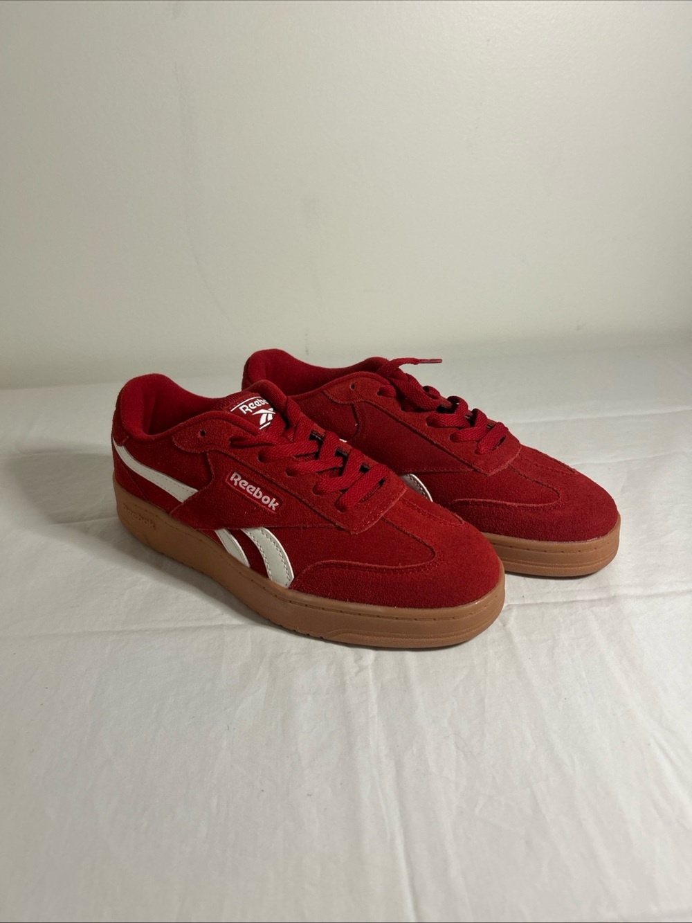 Reebok Low Top Athletic Sneakers Red White Gum Comfort Running Shoes Women Size7